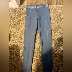 Girls Abercrombie workout pants fit like a 1012